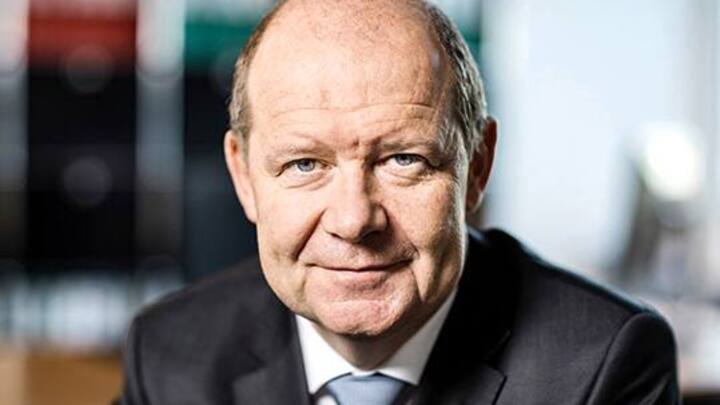 Valentin Vogt aufgenommen am 25. Januar 2016 in sein Buero in Kloten.(KEYSTONE/Gaetan Bally)