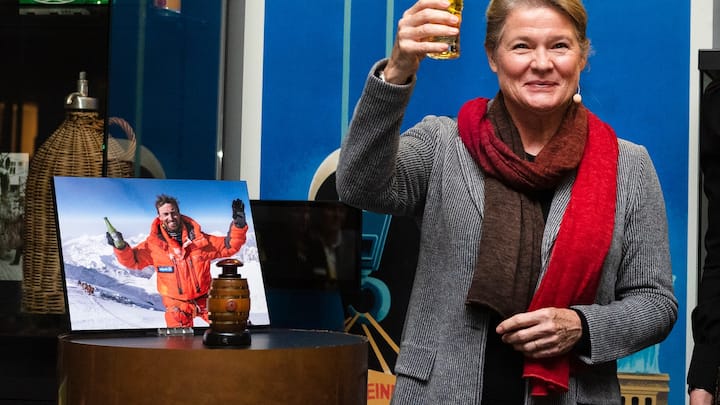 2018-11-27 18:30:31 AMSTERDAM - Grootaandeelhouder Charlene de Carvalho-Heineken woont de opening bij van de Heritage Quarter, een ruimte in de in de Heineken Experience waar voorwerpen uit de Heineken collectie worden tentoongesteld. ANP EVERT ELZINGA (KEYSTONE/ANP/"Evert Elzinga")
