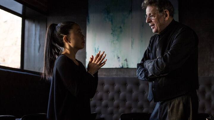 Die japanisch-peruanische Komponistin Pauchi Sasaki hat ihrem Mentor, dem amerikanischen Komponisten Philip Glass, versprochen, dereinst selbst als Mentorin zu wirken.