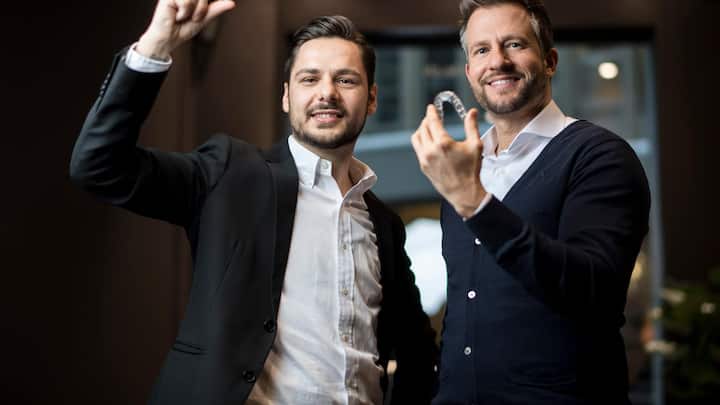 Ertan Wittwer, links, und Marcel Kubli, rechts, die Gruender von Bestsmile, aufgenommen am Dienstag, 5. Februar 2019 in Sankt Gallen.