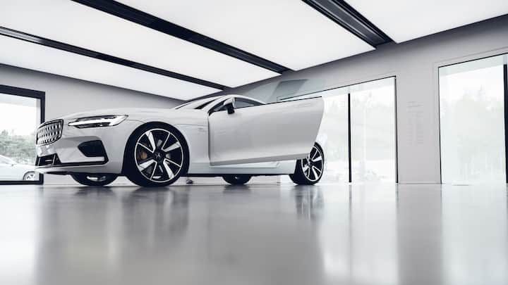 TESLA-JÄGER Mit der Tochterfirma Polestar setzt Volvo voll auf Elektromobile wie den Polestar 2 (o.). Dabei greifen die Schweden dank neuartigem Infotainment-System und leistungsfähiger Technik die Konkurrenz frontal an.