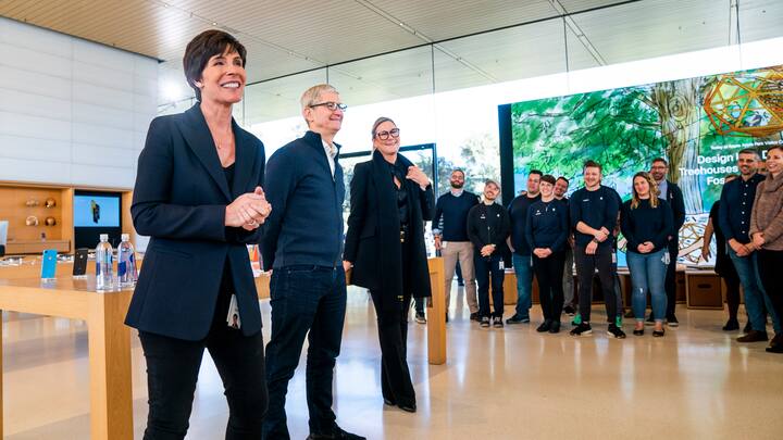 Apple O'Brien Ahrendts
