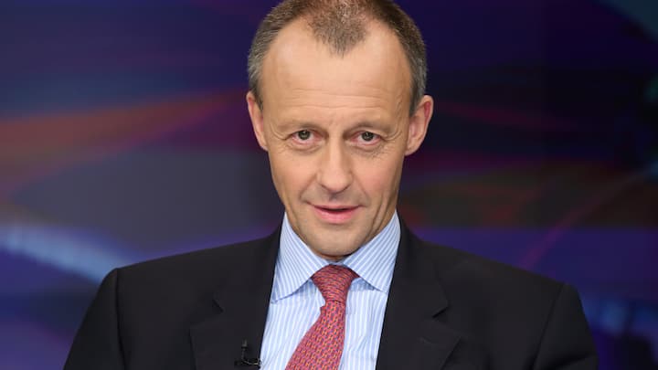 (GERMANY OUT) Friedrich Merz (Vorsitzender des deutsch-amerikanischen Netzwerks Atlantik-BrÃ¼cke) in der ZDF-Talkshow "maybrit illner" am 08.05.2014 in Berlin  Thema der Sendung: Putin-Versteher oder Amerika-Freund - Muss Deutschland sich entscheiden?  (Photo by MÃ¼ller-Stauffenberg/ullstein bild via Getty Images)