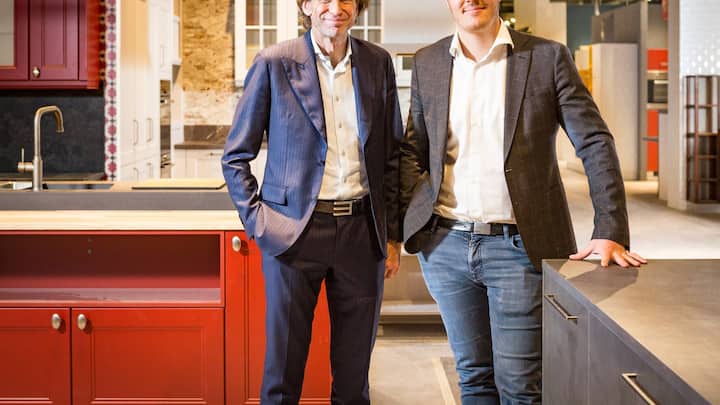 Meinrad Fleischmann (blaues Sacko) und Christian Kobler (jung, schwarzes Sacko). Aufgenommen am 23. Februar 2018 in Rothrist.