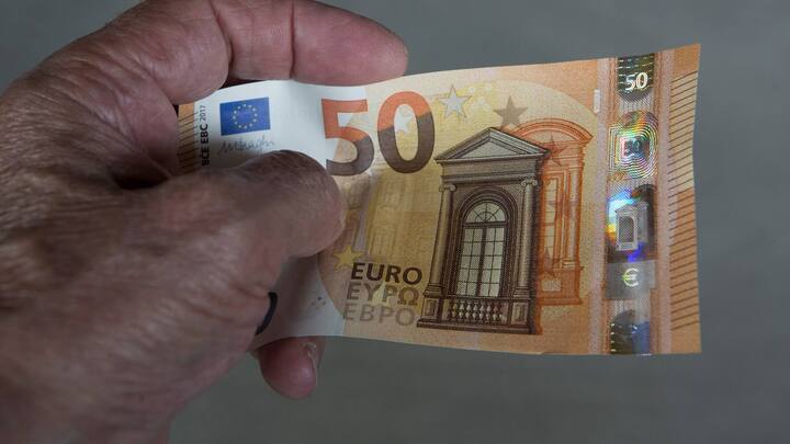 GERMANY, FRANKFURT - JULY 13: Feeling, seeing, titting-a number of important security features on the new 50 Euro banknotes which are circulated in the spring 2017th. The photo shows the front side of the new banknote. (Photo by Ulrich Baumgarten via Getty Images)