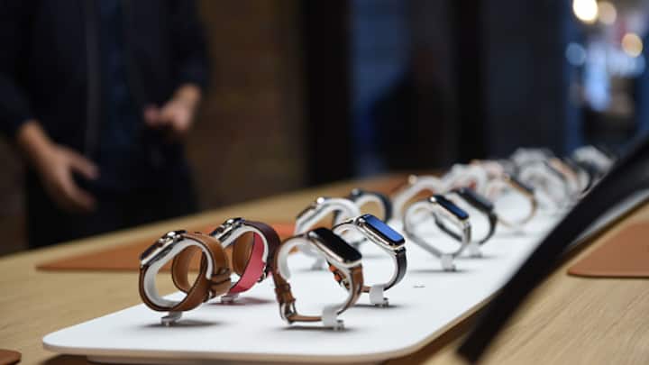 General view of the Apple Watch during the Apple Covent Garden re-opening and iPhone XR launch at Apple store, Covent Garden on October 26, 2018 in London, England.  (Photo by Stuart C. Wilson/Getty Images)