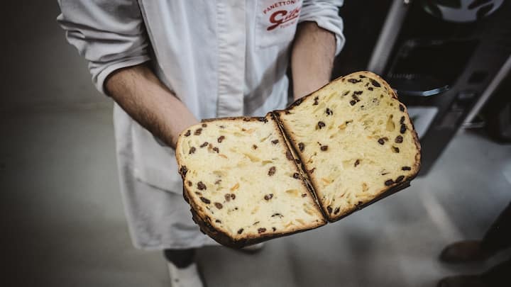 Aufgeschnittene Panettone