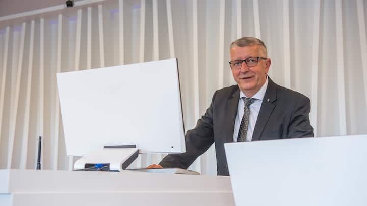 Portait von Kurt Sidler, Präsident Raiffeisenverband Luzern, Nidwalden, Obwalden.Luzerner Zeitung / Dominik WunderliFotografiert am 10.03. 2017 BankGeldRaiffeisenbank