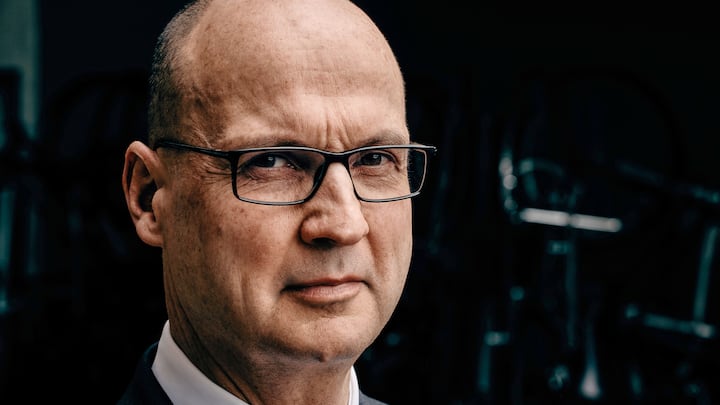 new York,Frankfurt, BErnStefan Walter ist ein Weltmann der ­Bankenregulierung.