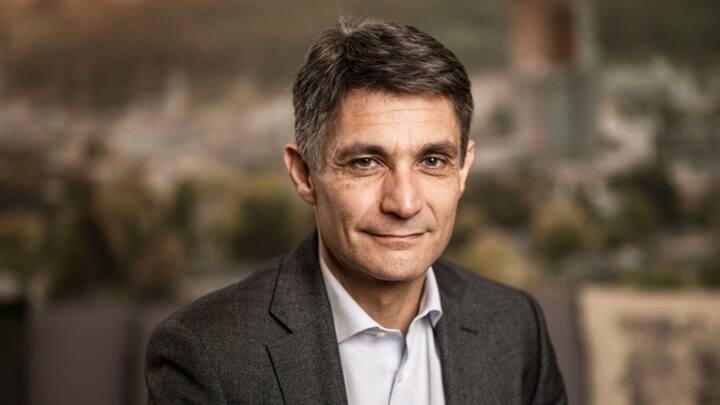 Portrait of Fabrizio Petrillo, CEO of AXA Winterthur, taken at the company's headquarters in Winterthur, in the Canton of Zurich, Switzerland, on December 16, 2019. (KEYSTONE/Christian Beutler) Fabrizio Petrillo, CEO der AXA Winterthur, portraitiert am 16. Dezember 2019 am Hauptsitz des Unternehmens in Winterthur. (KEYSTONE/Christian Beutler)