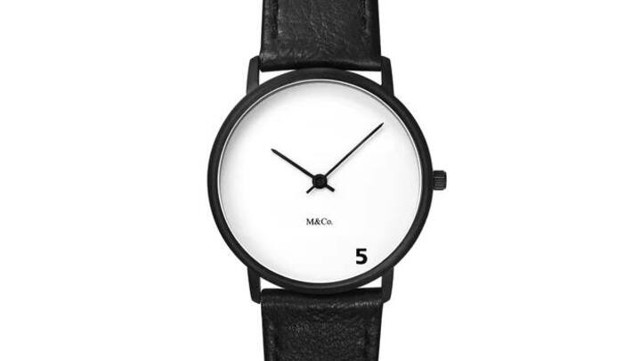 «It's Five o'Clock somewhere»: Die Uhr zeigt nur die wichtige Zeit an, den Feierabend.