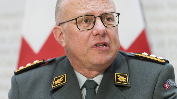 Korpskommandant Philippe Rebord, Chef der Armee, spricht zur Verlaengerung der Schweizer Beteiligung an der multinationalen Kosovo Force (KFOR), im Anschluss an die woechentliche Bundesratssitzung, am Mittwoch, 27. November 2019 in Bern. (KEYSTONE/Alessandro della Valle)