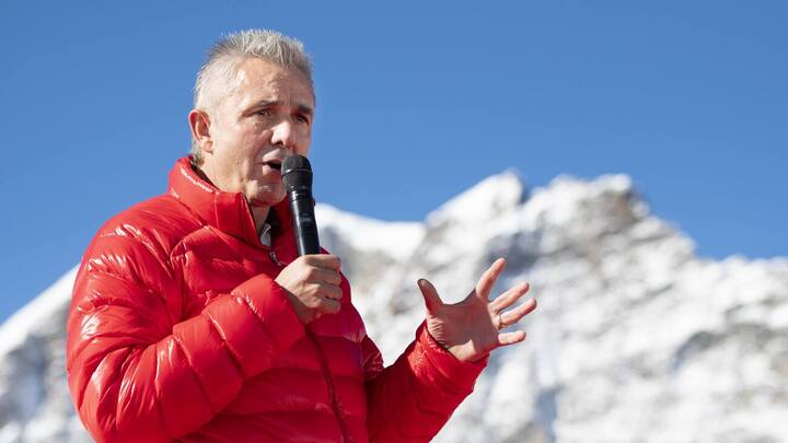 Urs Kessler, CEO Jungfraubahn Holding AG, speaks during a golf event on the Aletsch glacier, 3'454 meters above sea level on the Jungfraujoch, Switzerland, on Thursday, October 4, 2018. (KEYSTONE/Anthony Anex)