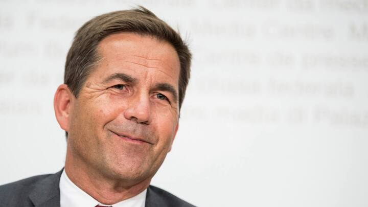Bundskanzler Walter Thurnherr spricht an einer Medienkonferenz ueber die Elektronische Stimmabgabe, E-Voting, am Mittwoch, 27. Juni 2018 in Bern. (KEYSTONE/Peter Schneider)