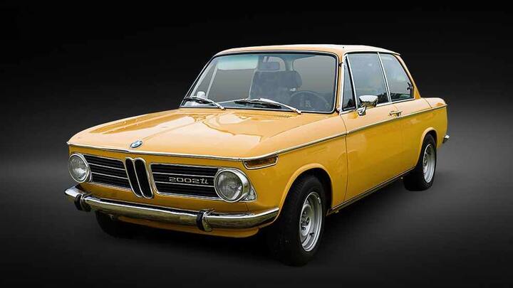 DPB7XK Car BMW New Class 2002 Ti