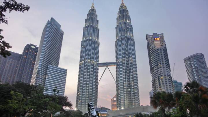 3.-petronas-towers-c-sander-van-der-valk-.jpg