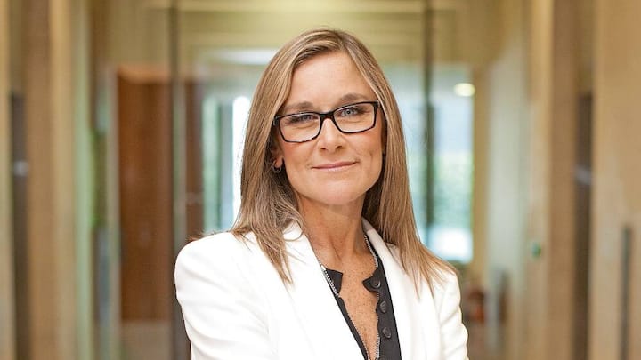 ahrendts.jpg