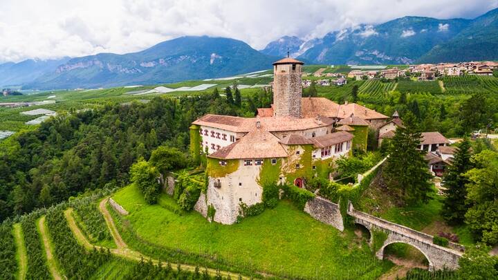 schloss-castel-valer-trentino.jpg