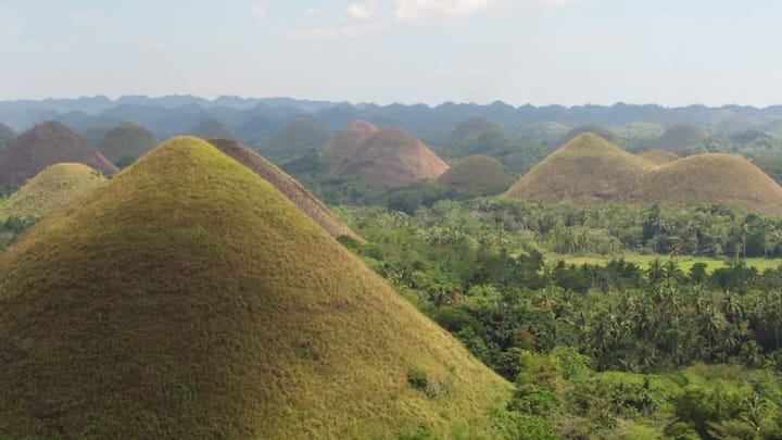 philippinen_chocolate_hills_wiki_ramirborja.jpg