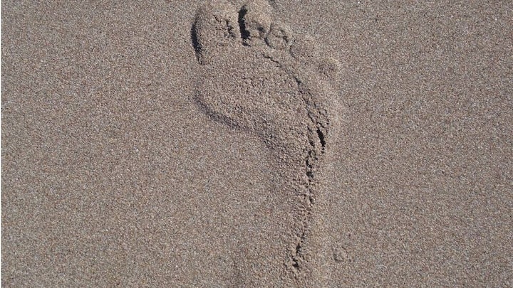 digital_footprints_pixabay.jpg