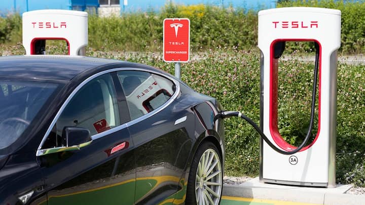 tesla-ldaestation.jpg