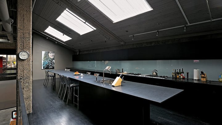 tisch_1.jpg