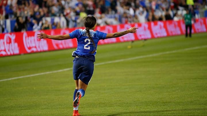 sydney-leroux.jpg