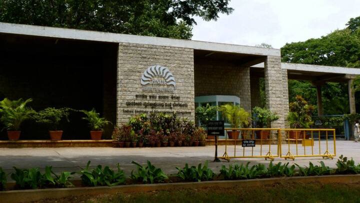 14_indian_institute_of_management_bangalore.jpg