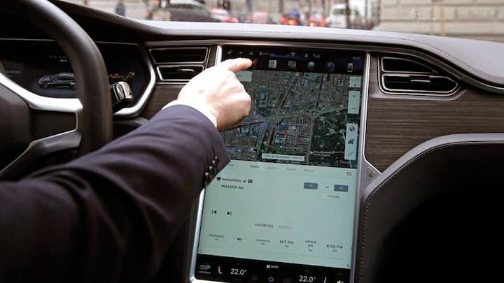 tesla-technik.jpg