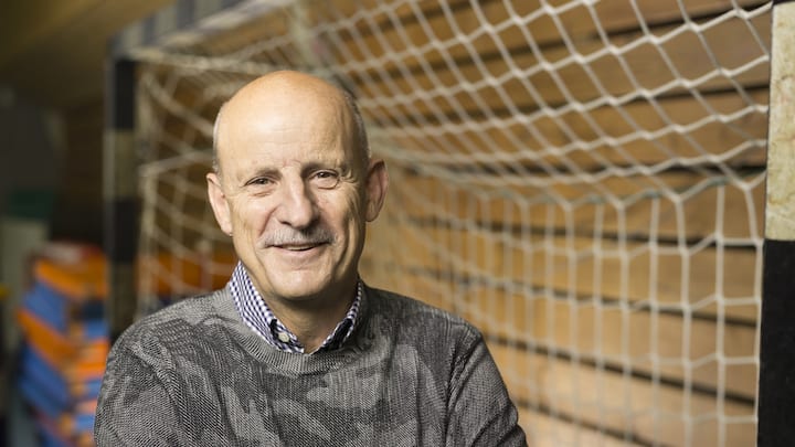 Portrait of Giorgio Behr, president of professional handball club Kadetten Schaffhausen und CEO as well as president of the board of directors of Behr Bircher Cellpack BBC, taken at the BBC arena in Schaffhausen, Switzerland, on October 28, 2015. (KEYSTONE/Gaetan Bally)Giorgio Behr, Praesident der Kadetten Schaffhausen und CEO sowie Praesident des Verwaltungsrates der Behr Bircher Cellpack BBC, portraitiert am 28. Oktober 2015 in der BBC Arena in Schaffhausen. (KEYSTONE/Gaetan Bally)