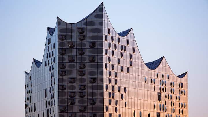 elbphil_aussenfassade-nah.jpg
