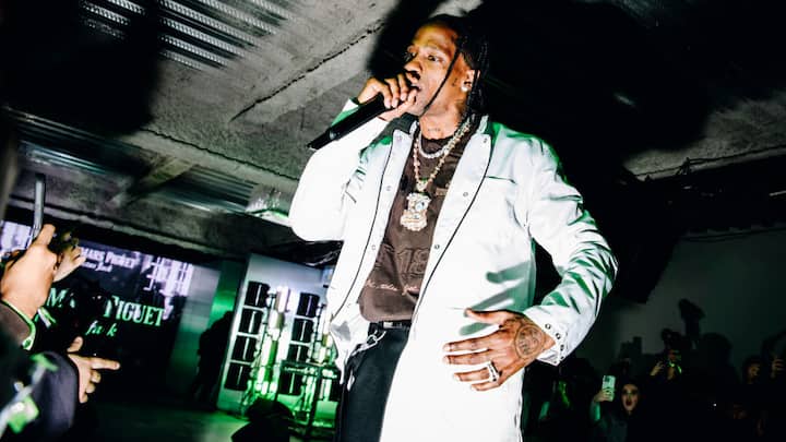 Travis Scott bei der Audemars Piguet Party in New York (im November 2023), wo die Collaboration von AP und Travis Scotts Label gefeiert wurde.