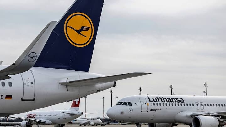 27 March 2024, Berlin, SchÃ¶nefled: View of two Lufthansa aircraft at Berlin BER Airport. The Federal Minister of Transport was informed about the "Digital Turnaround" application, which aims to optimize handling processes at BER using digital evaluation. Photo: Hannes P. Albert/dpa (KEYSTONE/DPA/Hannes P Albert)