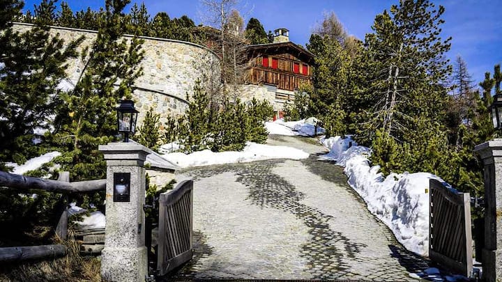 Villa Via Puzzainas 5, Suvretta, St. Moritz copyright: fotoswiss.com/giancarlo cattaneo ACHTUNG: jede weitere Verwundung verboten. Nur in Absprache mit Cattaneo. OHNE KREDIT!!!!!!