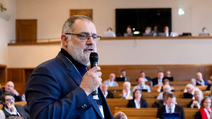 Nationalrat Carlo Sommaruga, SP-GE, spricht waehrend der Sitzung des Auslandschweizerrates, am Samstag, 10. Maerz 2018 in Bern. (KEYSTONE/Anthony Anex)