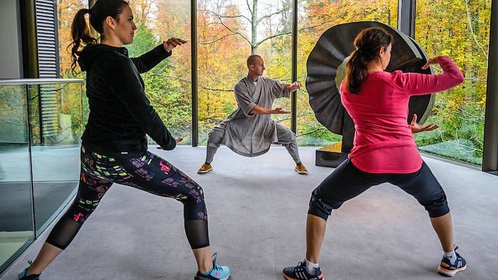 10.11.2019; ZÃ¼rich; BILANZ - Shaolin MoÌnch Shi Xing Mi; Shaolin MoÌnch Shi Xing Mi (Walter Gjergia) wÃ¤hrend seinem Workshop Meditations-Retreats (Ancient wisdom for the modern times) im Grand Hotel Dolder in ZÃ¼rich. Â© Valeriano Di Domenico