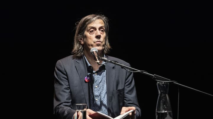 Der Schweizer Schriftsteller und Kolumnist Pedro Lenz anlaeslich des 35. Luzerner Literaturfest vom Samstag, 16. Maerz 2019 im Theater Pavillon in Luzern. (KEYSTONE/Urs Flueeler)
