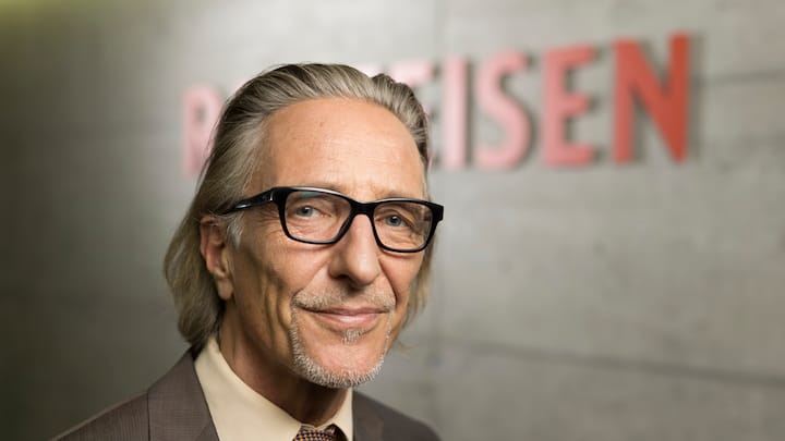 Portrait of Martin Neff, chief economist of Swiss bank Raiffeisen Bank, taken in Zuerich, Switzerland, on February 27, 2014. (KEYSTONE/Gaetan Bally)Martin Neff, Chefoekonom der Raiffeisen Bank, portraitiert am 27. Februar 2014 in Zuerich. (KEYSTONE/Gaetan Bally)