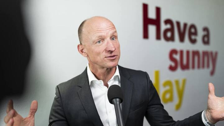 Olaf Swantee, CEO Sunrise, preasentiert die neue 5G-Technologie beim Standort Oerlikon am Tag vor dem eigentlichen Medienevent am Dienstag, 26. Juni 2018, in Zuerich. (PPR/Aladin Klieber)