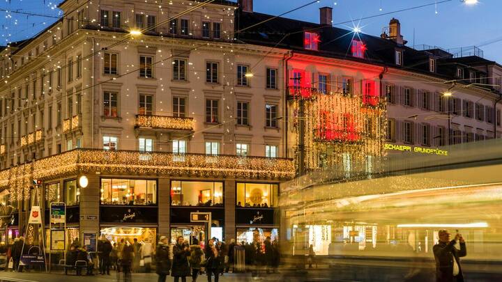 Weihnachtsbeleuchtung an der Bahnhofstrasse in Zrich