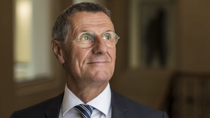 Portrait of Juerg Bucher, President of the Board of Directors of Valiant Bank, taken at the bank's headquarters in Bern, Switzerland, on September 5, 2016. (KEYSTONE/Alessandro della Valle)Juerg Bucher, Verwaltungsratspraesident der Valiant Bank, portraitiert am 5. September 2016 am Hauptsitz der Bank in Bern. (KEYSTONE/Alessandro della Valle)