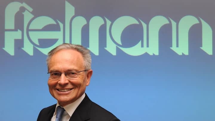 epa02136087 Guenther Fielmann, CEO of Fielmann AG, smiles at the optician chain's balance press conference in Hamburg, Germany, 29 April 2010. Fielmann increased its sales by 4.4 per cent to 1.5 million glasses in the first quarter of 2010. The turnover increased by 4.8 per cent to 237.14 million Euros.  EPA/MARCUS BRANDT