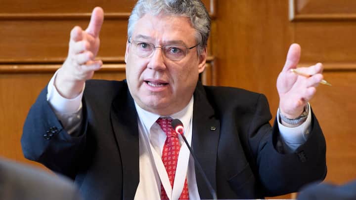Staenderat Filippo Lombardi, CVP-TI, spricht waehrend der Sitzung des Auslandschweizerrates, am Samstag, 10. Maerz 2018 in Bern. (KEYSTONE/Anthony Anex)