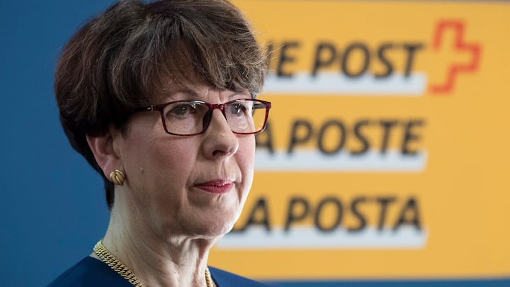 Susanne Ruoff, CEO, spricht an der Bilanzmedienkonferenz der Schweizerischen Post AG, am Donnerstag, 8. Maerz 2018 in Bern. (KEYSTONE/Peter Schneider)