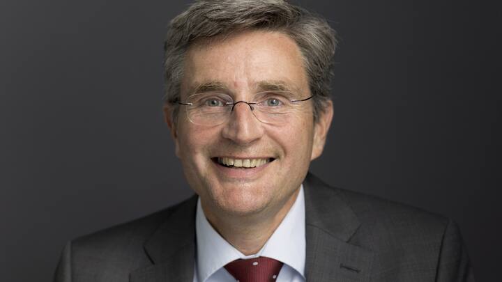 Portrait of Thomas Meier, CEO, board member and delegate of the board of Santhera Pharmaceuticals, pictured at the headquarters of the pharmaceutical company in Liestal, Canton of Basel-Country, Switzerland, on May 29, 2017. (KEYSTONE/Gaetan Bally)Thomas Meier, CEO, Verwaltungsrat und Delegierter des Verwaltungsrats der Santhera Pharmaceuticals, aufgenommen am 29. Mai 2017 am Hauptsitz des Pharmaunternehmens in Liestal. (KEYSTONE/Gaetan Bally)