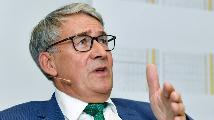 Urs Schwaller, VR - Praesident Post CH AG an der Medienkonferenz  Rueckzahlungen im ÇFall PostAutoÈ in Zuerich am Freitag, 21. September 2018. (KEYSTONE/Walter Bieri)