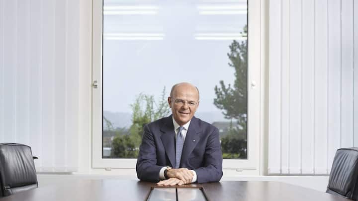 Portrait von Mario Greco, CEO der Zurich Insurance Group CEO, aufgenommen am Sitz in Zürich.