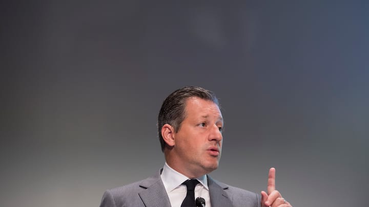 Boris Collardi, CEO Bank Julius Baer, informiert anlaesslich der Pressekonferenz zur Praesentation der Halbjahreszahlen, am Montag, 25. Juli 2016, im Hotel Widder in Zuerich. Der Konzerngewinn der Privatbank Julius Baer fiel mit 362,1 Millionen Franken mehr als achtmal hoeher aus als im Vorjahr. (KEYSTONE/Ennio Leanza)