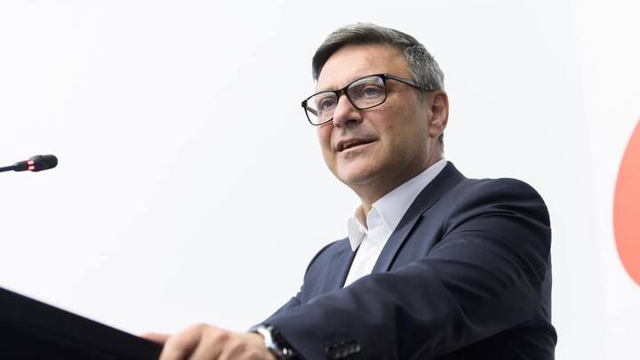 Giorgio Tuti, Praesident SEV, spricht waehrend der 296. SGB-Delegiertenversammlung, am Freitag, 25. Mai 2018 in Bern. (KEYSTONE/Anthony Anex)