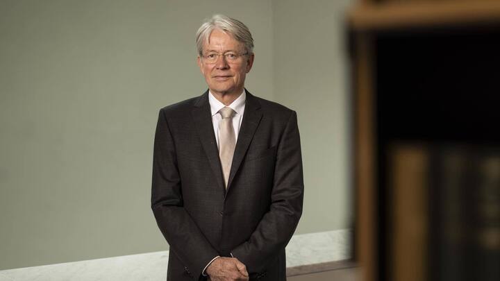 Der Amstad-Vorgänger Thomas Bauer (o.l.) wurde von Ueli Maurer aus dem Amt gedrängt,